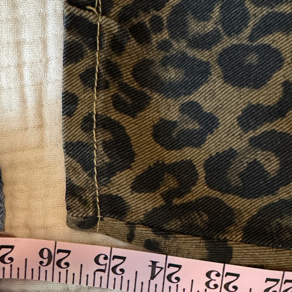 Boutique Brand Leopard Print Barrel Jeans View 5